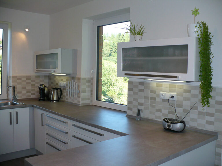 truhlarstvi-lacina-kuchyn-bila-beton-svetly (5)